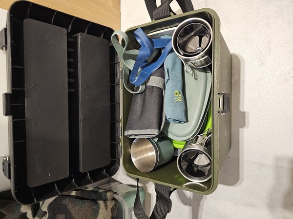 A view into the main compartment of the Mikado box.